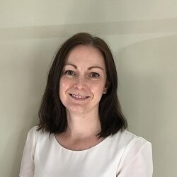 Dr Lisa Barker Consultant Profile Picture.